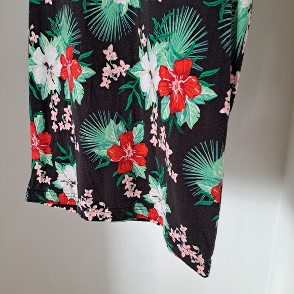 Divided | Colorful tropical floral women's t shirt,front pocket - Picture 5 of 12